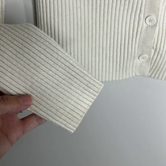 Aerie Ribbed Button Front Long Sleeve Collared Crop Top size Large - Picture 6 of 12